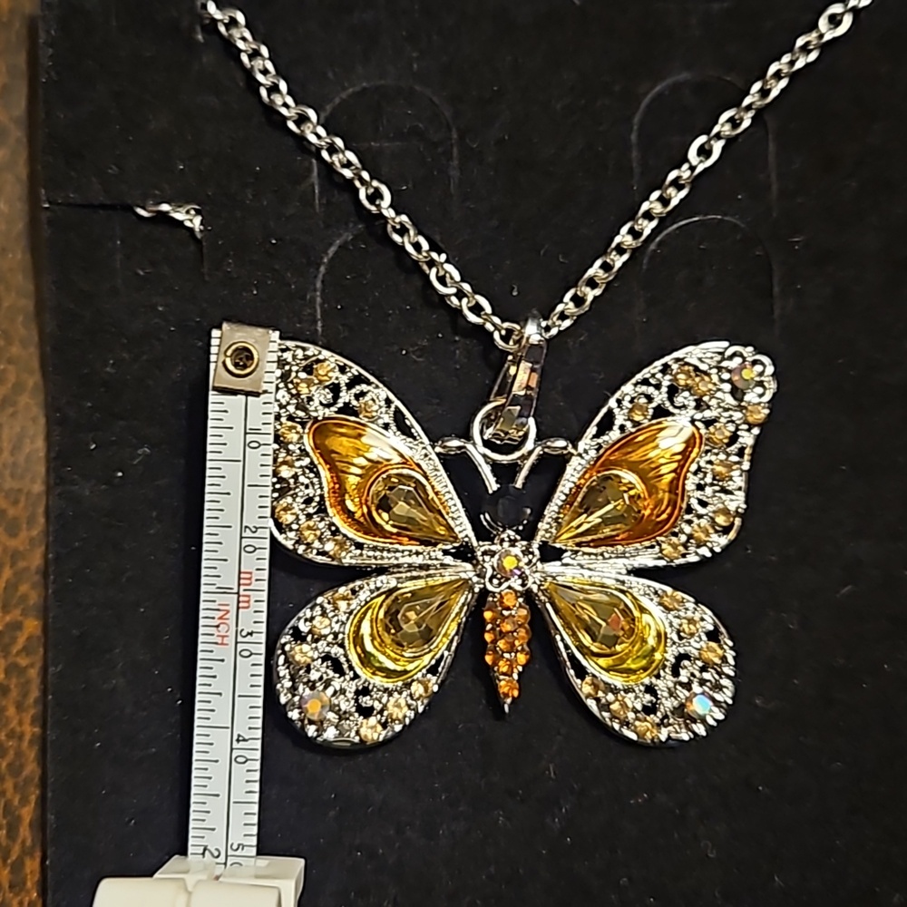 Butterfly necklace NWOT - Picture 12 of 12